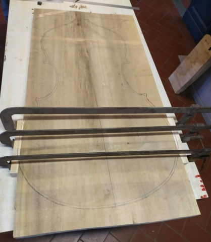 Tavolone di pioppo per il fondo